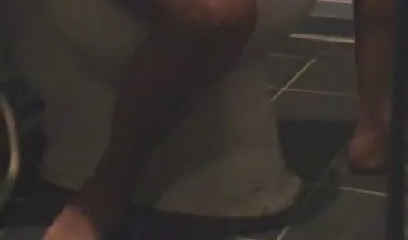 ومن المعروف كبير في قصص سكس محارم منوعة 18. شارب