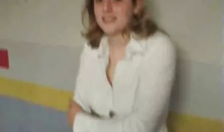زوجة أمي الناضجة توضح كيفية افلام جنس محارم اجنبي القيام بالمراهقين