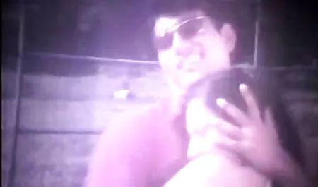 امرأة سمراء الساخنة اشلين راي امتص ديك جنس محارم سكس كبيرة