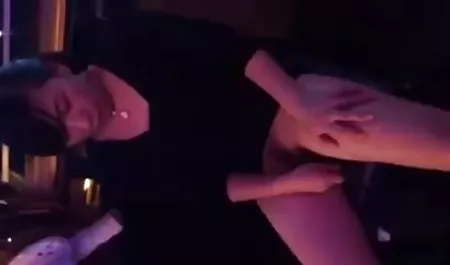 عبادة ديك قصص سكس محارم ودياثه الخاص بك مع صدري