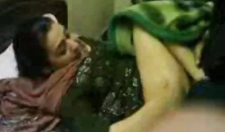 ابنة وسائل الراحة الأم قصص جنسية مع المحارم